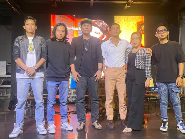 Perilisan single baru Van Oo Momen perilisan single baru Van Oo berjudul Nona Setimba. (Foto: Istimewa)