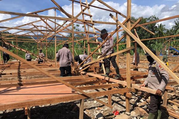 DPR Dorong Pemerintah Percepat Rehabilitasi Pascabencana Sumbar: Kejar Ketertinggalan