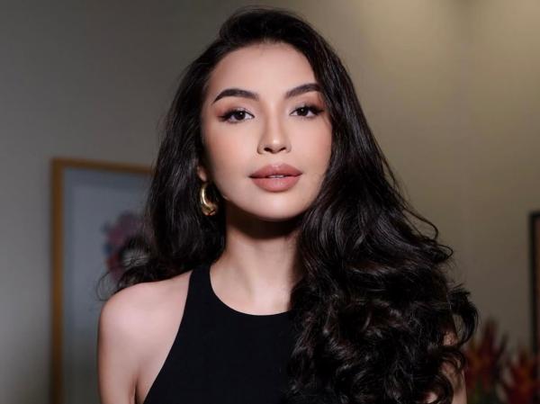 Manohara Odelia Manohara Odelia menegaskan pernikahannya dengan Pangeran Kelantan 2008 silam bukanlah pernikahan yang sah. (Foto: Instagram)