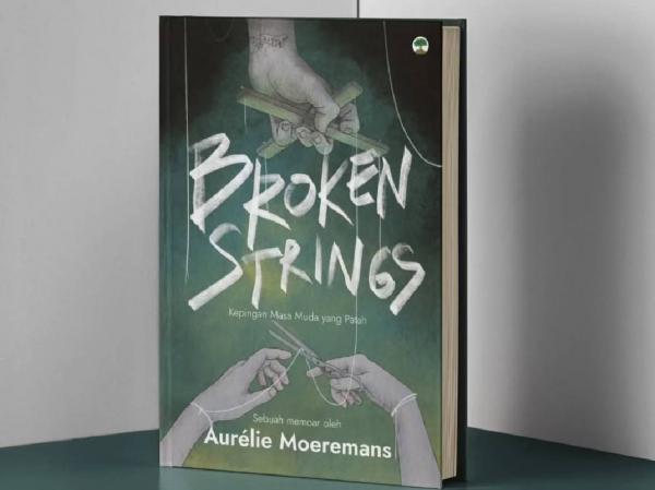 Buku Aurelie Moeremans siap dijual dalam bentuk fisik. (Foto: Instagram)