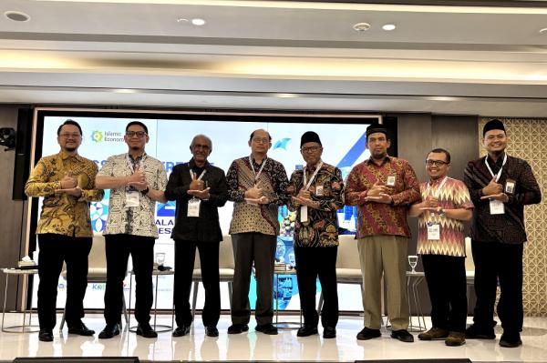 Indonesia luncurkan D-8 Halal Expo Indonesia 2026 Indonesia resmi meluncurkan D-8 Halal Expo Indonesia 2026, dalam konferensi pers yang digelar di Jakarta, Selasa (14/1/2026). Expo akan berlangsung di Senayan Tennis Indoor, Jakarta, pada April 2026. (Foto: Ist)
