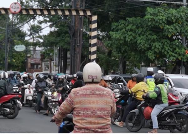 Ditlantas Polda Metro Tindak Pengendara Lawan Arus di Lebak Bulus Jaksel, Ada yang Bentak Petugas