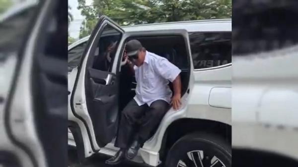 Kepala Dusun mirip Prabowo Sopan, Kepala Dusun Desa Sukadamai, Lampung Selatan mendadak viral karena dinilai mirip Presiden Prabowo Subianto. (Foto: Video viral).