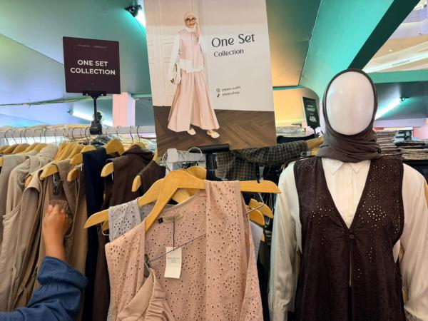 Ilustrasi katun bolong yang diprediksi akan menghiasi fashion Ramadhan 2026. (Foto: Istimewa)