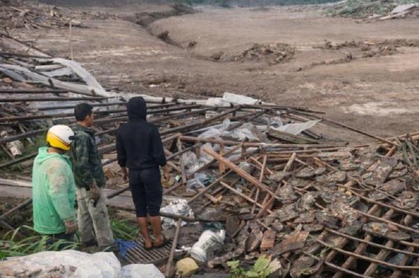 Ratusan Warga di Cisarua Bandung Barat Diungsikan, Antisipasi Longsor Susulan