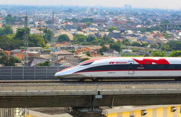 Kemenkeu Ambil Alih Utang Kereta Cepat Whoosh, Purbaya Pastikan Tak Bebani APBN