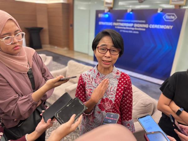 Direktur Access Communications and Health System Values Strategy Roche Lucia Erniawati. (Foto: Muhammad Sukardi)