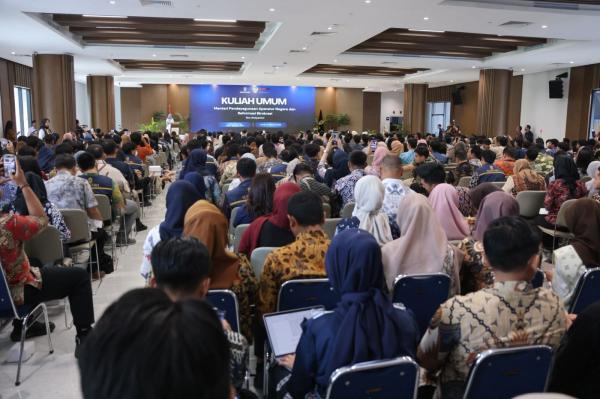 Kuliah Umum ASN OIKN di Penajam Paser Utara Kuliah Umum ASN OIKN di Penajam Paser Utara. (Foto: dok Kementerian PANRB)
