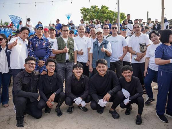 Pandawara Pandawara X InJourney bersih-bersih Pantai Kelan Bali. (Foto: Istimewa)