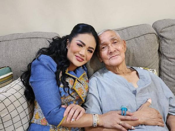 Kris Dayanti dan Try Sutrisno Kenangan Kris Dayanti bersama dengan Try Sutrisno. (Foto: Instagram)