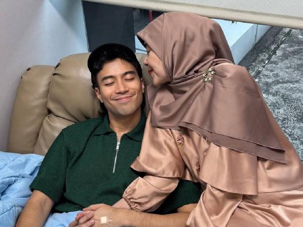 Penyanyi Vidi Aldiano saat ditemani ibunda tercinta menjalani perawatan kanker ginjal. (Foto: Instagram)