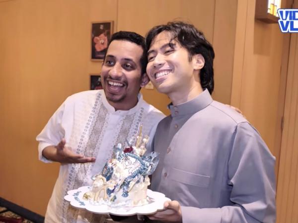 Vidi dan Habib Jafar Vidi Aldiano bersama Habib Jafar. (Foto: Youtube)
