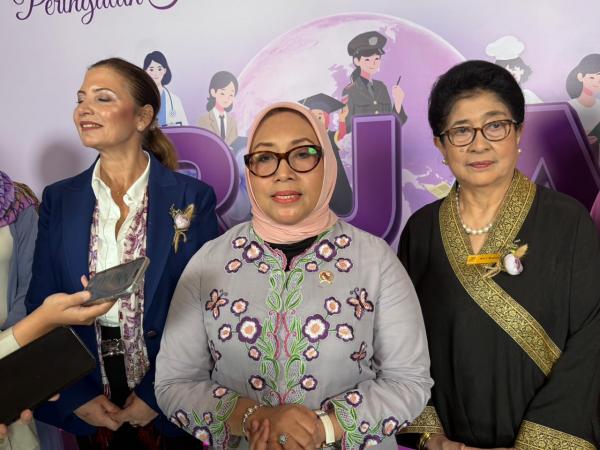 Menteri PPPA Menteri PPPA Arifatul Choiri Fauzi mengapresiasi kebijakan anak di bawah 16 tahun dilarang akses media sosial. (Foto: Muhammad Sukardi)