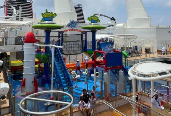 Toy Story Place di Disney Adventure. Toy Story Place di Disney Adventure. (Foto: iNews.id/Puti Aini Yasmin)