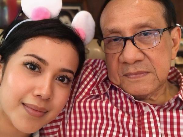 Akbar Tandjung dan putri tercinta Akbar Tandjung dan putri tercinta. (Foto: Instagram)