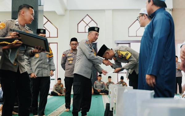 Polda Sumsel menggelar 227 khataman Polda Sumsel menggelar 227 khataman Al-Qur’an di Mapolda sebagai bagian pembinaan rohani personel selama Ramadhan. (Foto: Ist)