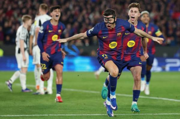 Striker Barcelona Robert Lewandowski merayakan golnya ke gawang Newcastle United pada leg kedua 16 besar Liga Champions 2025-2026 di Camp Nou, Kamis (19/3/2026) dini hari WIB. (Foto: UEFA)