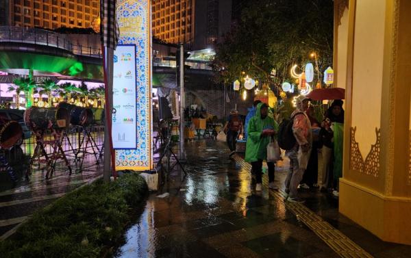 Hujan Deras Guyur Jakarta, Takbiran di Bundaran HI Ditunda