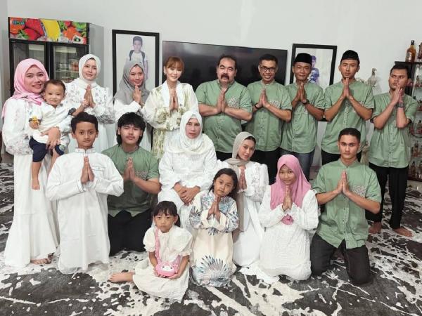 Inul Daratista Lebaran 2026 hari ini Inul Daratista Lebaran 2026 hari ini di kampung halaman. (Foto: Instagram)