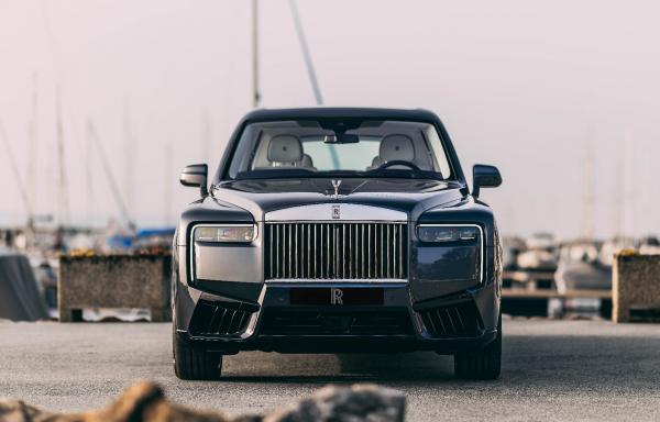 Rolls Royce Cullinan Yachting