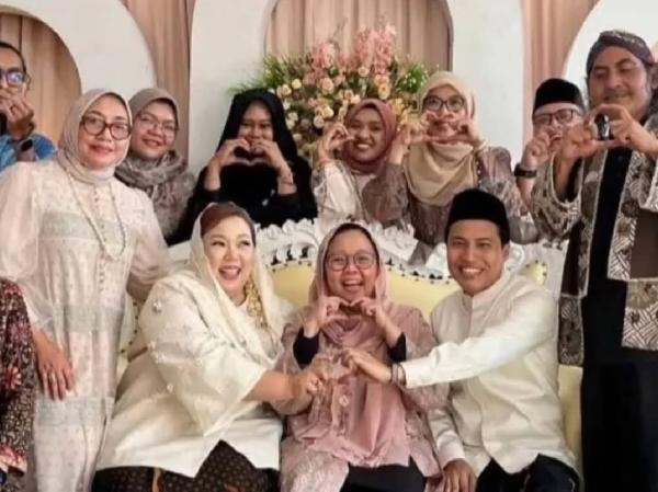 Inayah Wahid menikah Inaya Wahid menikah dengan kiai asal Sumenep. (Foto: Instagram)