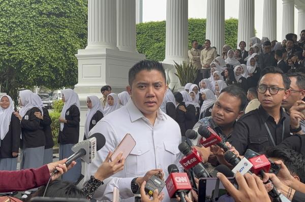 Seskab Teddy Bicara Fenomena Inflasi Pengamat: Datanya Tak Sesuai Fakta dan Keliru
