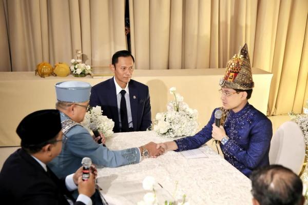 AHY jadi saksi nikah AHY jadi saksi nikah Teuku Rassya dan Cleantha Islan. (Foto: Instagram)