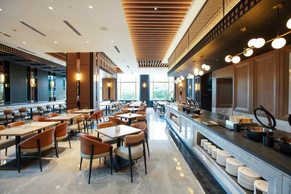 Cafe Sirih Cafe Sirih hadir lebih segar, modern, dan nyaman dengan desain interior restoran yang sepenuhnya diperbaharui. (Foto: dok Millenium)