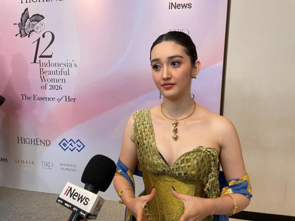Aktris Ranty Maria Aktris Ranty Maria menerima penghargaan IBW 2026. (Foto: Ravie Wardani)