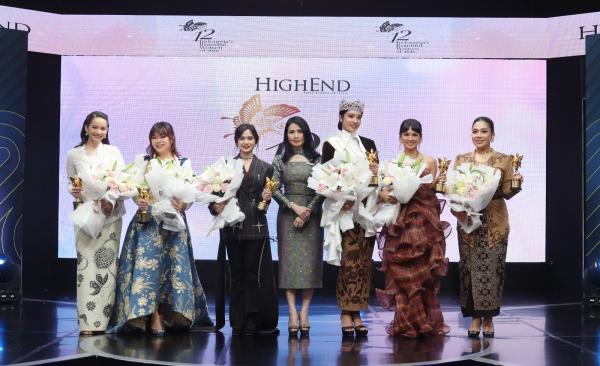 IBW 2026 Executive Chairwoman MNC Group Liliana Tanoesoedibjo memberikan penghargaan kepada 12 perempuan inspiratif. (Foto: Aziz Indra)