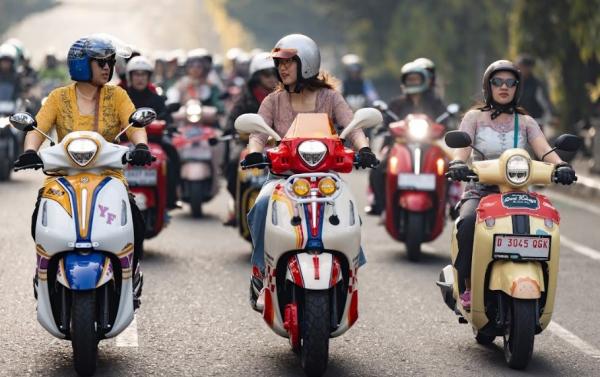 Pakai Kebaya, Komunitas Motor Perempuan Girls Day Out Gelar Touring Peringati Hari Kartini