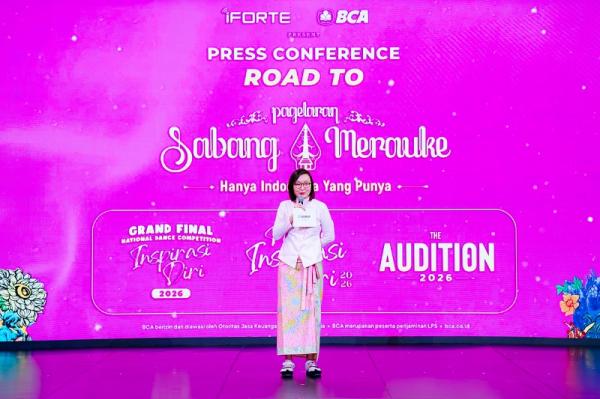 Wakil Menteri Ekonomi Kreatif Irene Umar Wakil Menteri Ekonomi Kreatif Irene Umar memberikan kata sambutan pada Press Conference Road to Pagelaran Sabang Merauke - Hanya Indonesia Yang Punya. (Foto: dok iForte)
