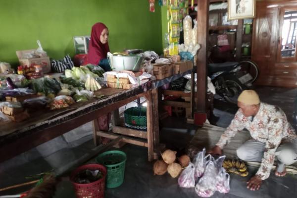Kisah Haru Pasutri Penjual Sayur di Sragen, Menabung Rp20.000 Sehari Kini Berangkat Haji