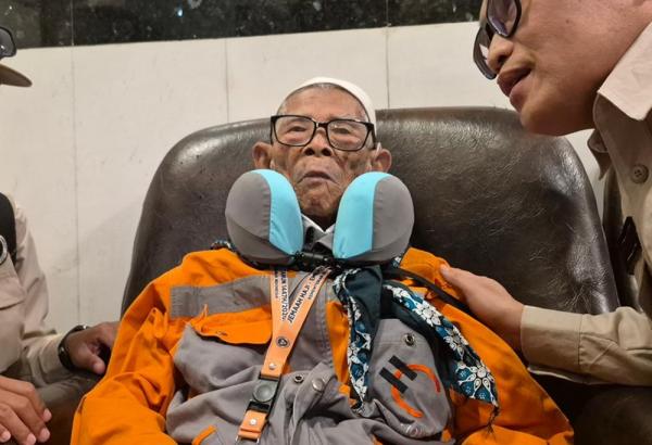 MasyaAllah, Jemaah Haji Berusia 103 Tahun Wujudkan Mimpi Sujud di Nabawi