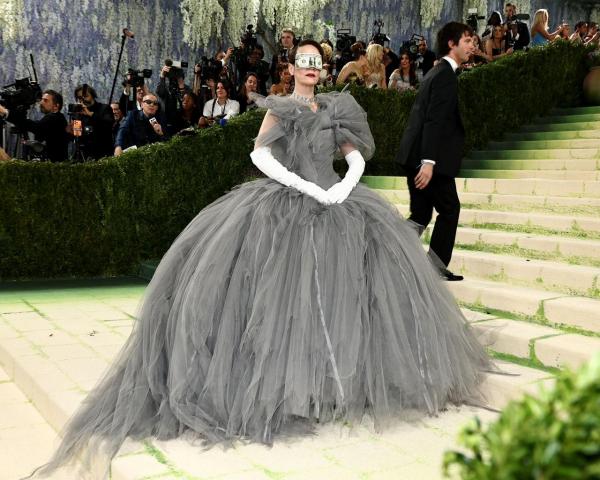 Sarah Paulson di Met Gala 2026. (Foto: X)