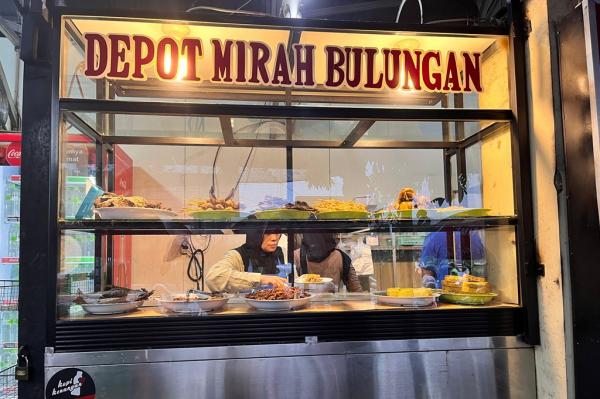 Depot Mirah Bulungan Depot Mirah Bulungan di Jalan Mahakam, Kebayoran Baru, Jakarta Selatan. (Foto: Rizky Agustian)