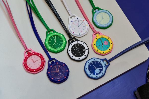 Jam Audemars Piguet x Swatch yang kini diburu di seluruh dunia. (Foto: X)