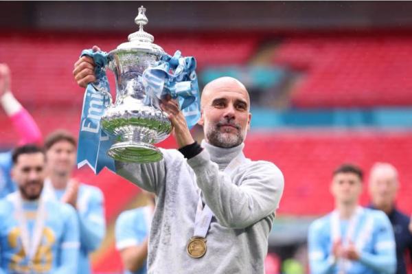 Pep Guardiola Juara Pep Guardiola kembali membawa Manchester City juara Piala FA 2025-2026. (Foto: Manchester Evening News)
