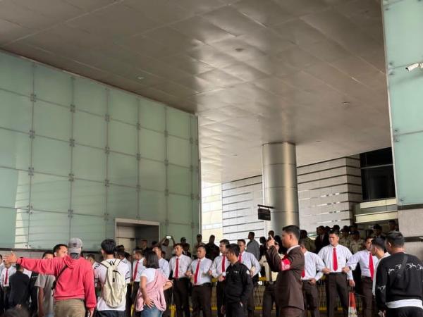 Situasi di Jakarta Situasi di Jakarta saat perilisan Audemars Piguet X Swatch. (Foto: X)