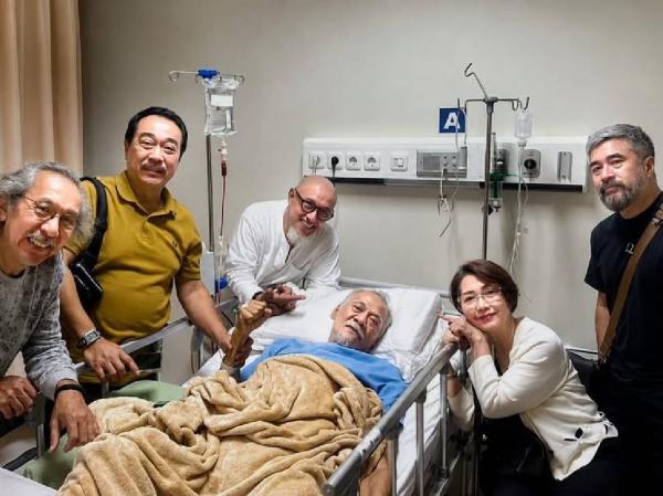 Tio Pakusadewo dirawat di rumah sakit. (Foto: Instagram)