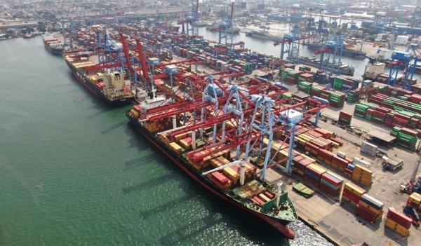 Sinial Pelindo Catat Pertumbuhan Arus Peti Kemas Internasional Tembus 11% ...