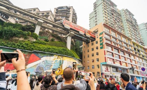 Pesona China yang Berbeda: Eksplor Keunikan Infrastruktur Chongqing dan Alam Zhangjiajie
