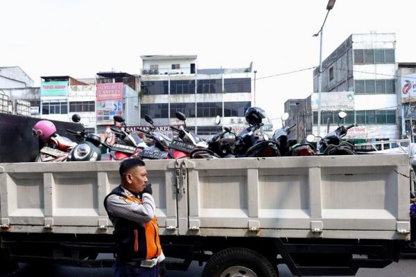 DPRD DKI Minta Driver Ojol Diberi Area Khusus agar Tidak Parkir Liar