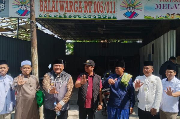 Dapat Bantuan dari Anggota DPRD DKI Dina Masyusin, Warga: Alhamdulillah Rezeki sampai ke Tangan Saya