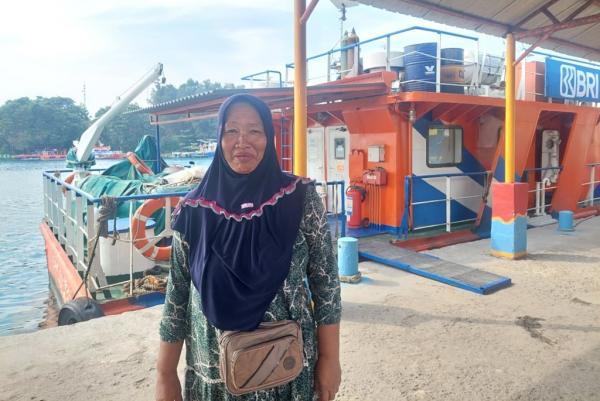 Nasabah BRI di Pulau Panggang Nasabah BRI di Pulau Panggang, Mastunih. (Foto: Rizky Agustian)