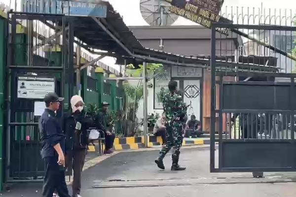 Suasana Terkini Kejari Jaksel jelang Pelimpahan Roy Suryo-Dokter Tifa, Petugas Bersiaga