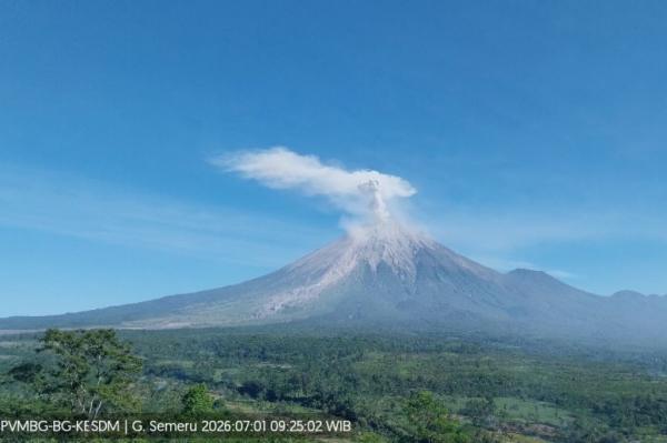 Gunung Semeru Meletus Pagi Ini, Kolom Abu Tebal Capai 1 Km