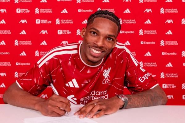 Liverpool Resmi Boyong Bek Muda Prancis Jeremy Jacquet