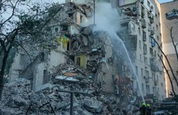 Rusia Ngamuk Bombardir Kiev Hancurkan Gedung-Gedung, 11 Orang Tewas Puluhan Luka