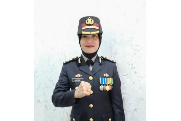 AKBP Arninsi Jadi Kapolres Perempuan Pertama di Lebak